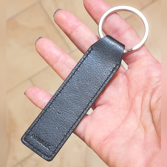 HMK Black Leather 2006 Keyring - Picture 2 of 4